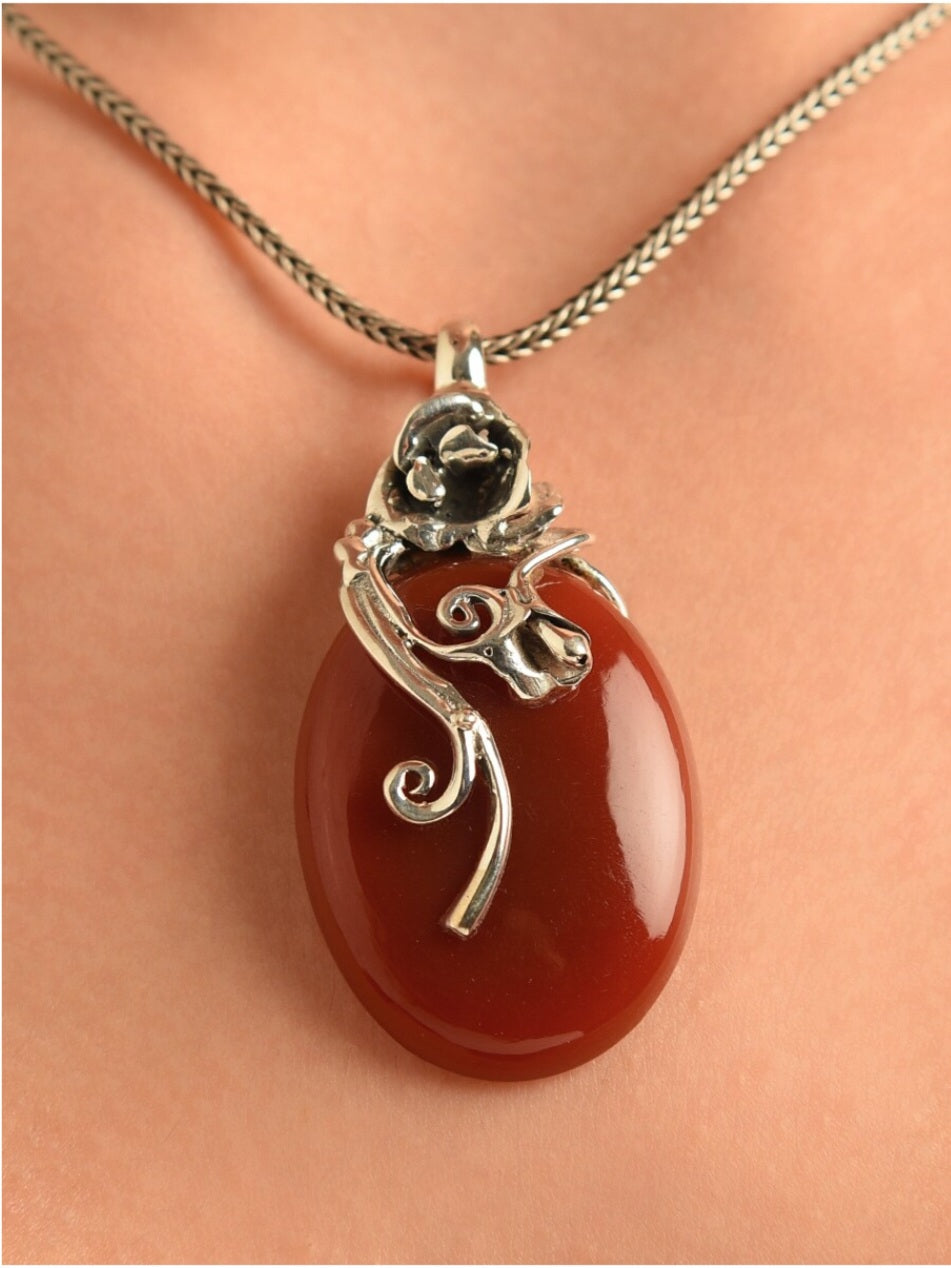 Women and Girls Silver Tone pendant